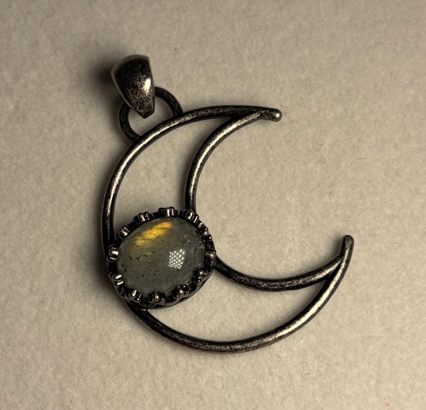 Labradorite Moon 🌙 Pendant