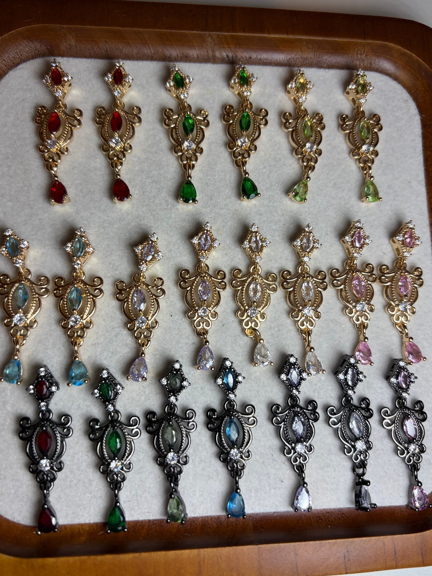 Diamanté dangle charms ✨